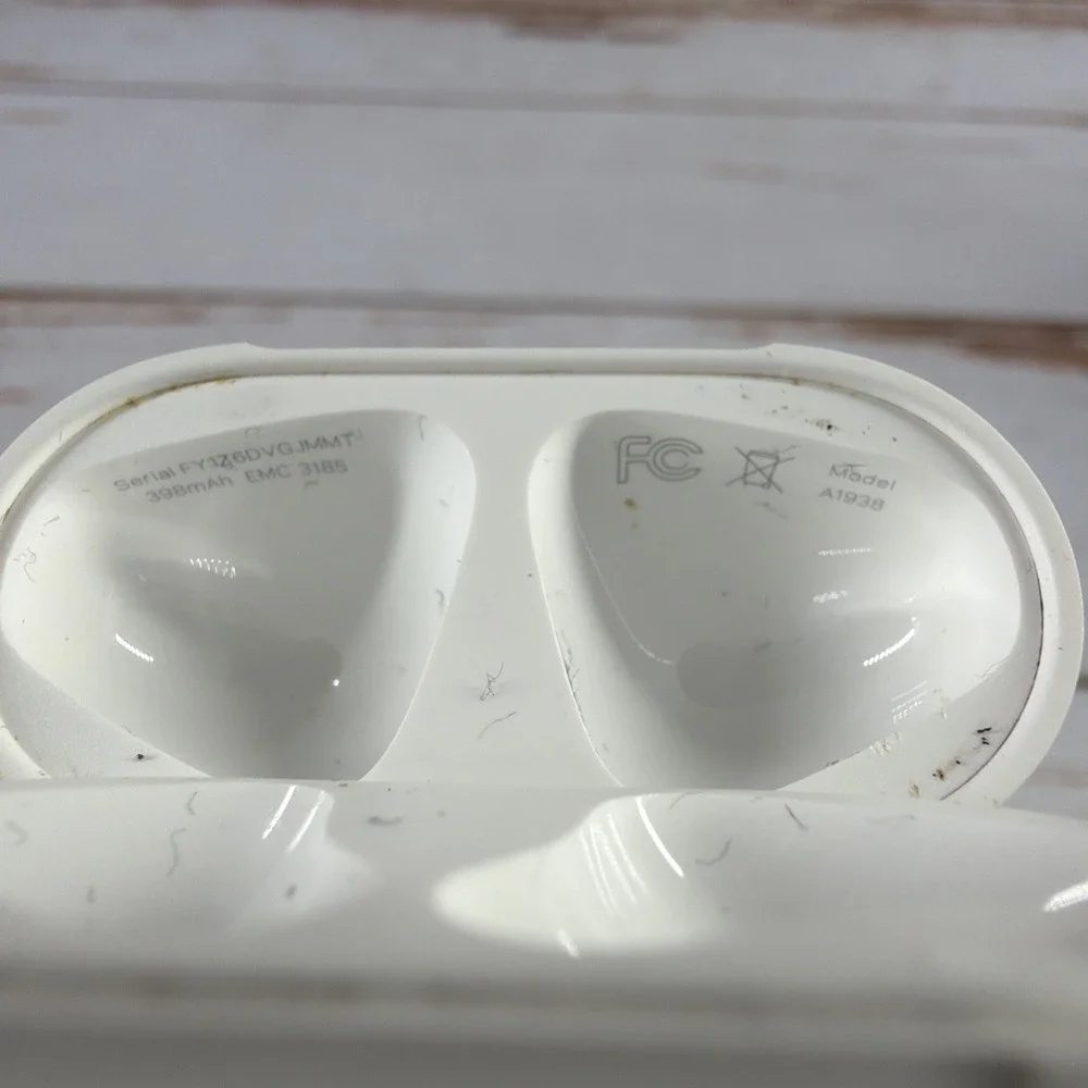 Apple AirPods 2nd Gen A1938 Wireless Charging Case OEM Authentic